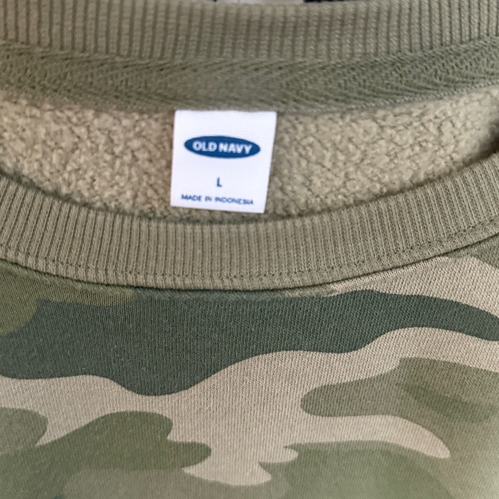Old Navy camo crew neck sweatshirt Large - Picture 4 of 6
